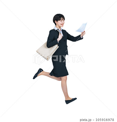 書類を持ってジャンプする若いビジネスウーマン 背景透過切り抜きPNG 書類を持ってジャンプする若いビジネスウーマン 背景透過切り抜きPNG 105916978