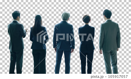 並ぶビジネスパーソンの後ろ姿　背景透過PNG 105917057