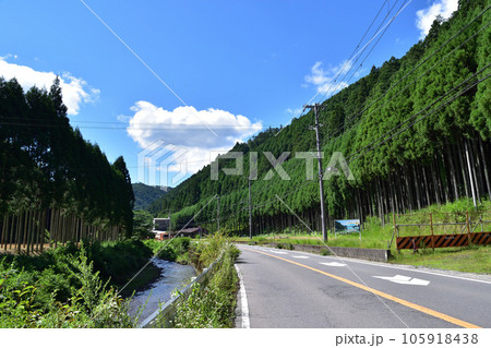 京都北山・周山街道小野地区の沿線風景 105918438