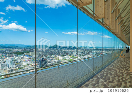 岐阜県庁、清流ロビーからの眺め〈岐阜県岐阜市〉 105919626