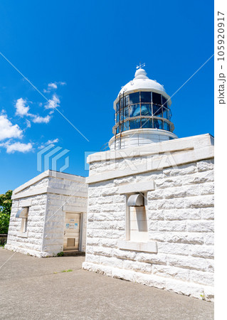 [京都府]晴天の経ヶ岬灯台 105920917