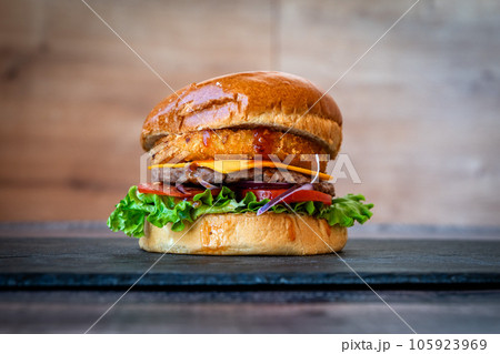Tasted and fresh traditional hamburger 105923969
