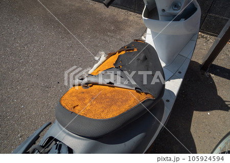 原付のシートが破れた 原付のシートが破れた 105924594