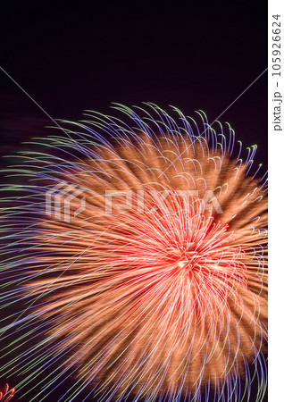 夜空を飾る花火・4年ぶりに開催された戸田橋花火大会(いたばし花火大会) 夜空を飾る花火・4年ぶりに開催された戸田橋花火大会(いたばし花火大会) 105926624