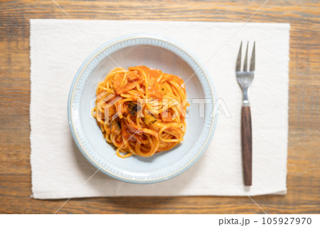 ベーコンと茄子のシンプルなトマトパスタ ベーコンと茄子のシンプルなトマトパスタ 105927970