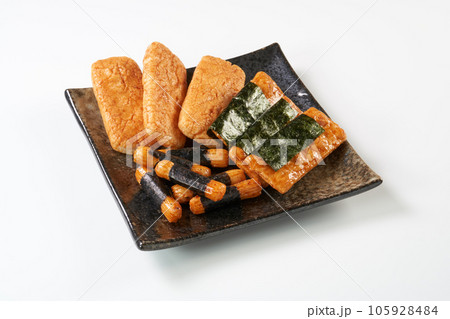 煎餅　白背景イメージ 105928484