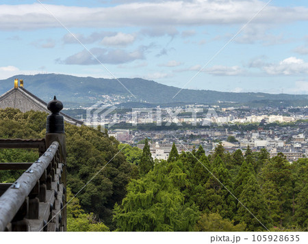 二月堂舞台から眺める奈良の景色 二月堂舞台から眺める奈良の景色 105928635