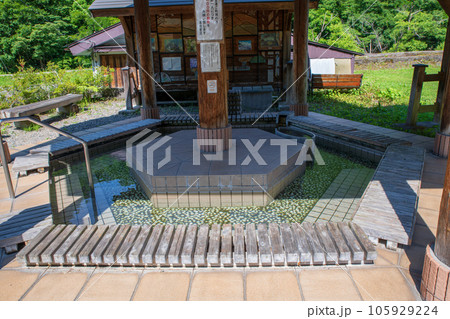 湯檜曽温泉足湯 真夏の風景 みなかみ町 湯檜曽温泉足湯 真夏の風景 みなかみ町 105929224