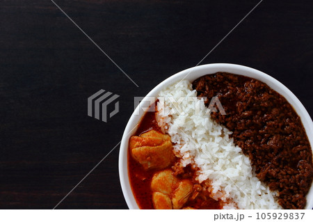 バターチキンカレーとキーマカレーのあいがけカレー 105929837