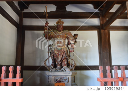 「広目天」の像(萬福寺・天王殿/京都府宇治市五ケ庄三番割34) 「広目天」の像(萬福寺・天王殿/京都府宇治市五ケ庄三番割34) 105929844