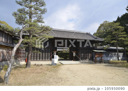 鴻池新田会所　表長屋門　大阪府東大阪市鴻池元町 105930090