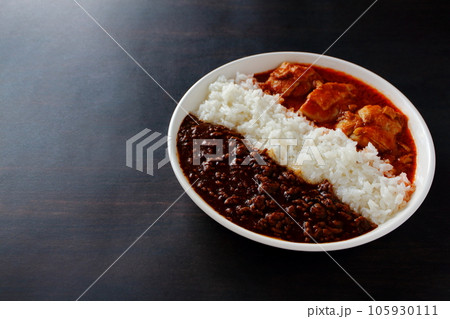 バターチキンカレーとキーマカレーのあいがけカレー バターチキンカレーとキーマカレーのあいがけカレー 105930111