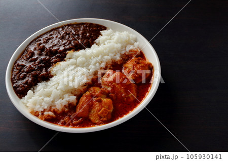 バターチキンカレーとキーマカレーのあいがけカレー バターチキンカレーとキーマカレーのあいがけカレー 105930141