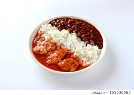バターチキンカレーとキーマカレーのあいがけカレー バターチキンカレーとキーマカレーのあいがけカレー 105930669