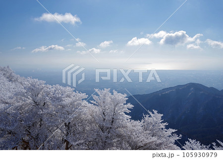 ウインターリゾート御在所岳・三重県・菰野町【冬の芸術品・樹氷】 105930979