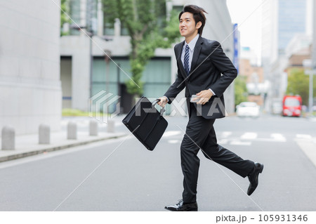 フレッシャーズ 就活する男性 フレッシャーズ 就活する男性 105931346