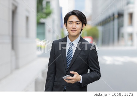 フレッシャーズ 就活する男性  105931372