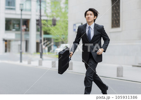 フレッシャーズ 就活する男性 フレッシャーズ 就活する男性 105931386