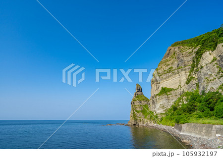 セタカムイ岩 犬の遠吠えをした形の岩 セタカムイ岩 犬の遠吠えをした形の岩 105932197