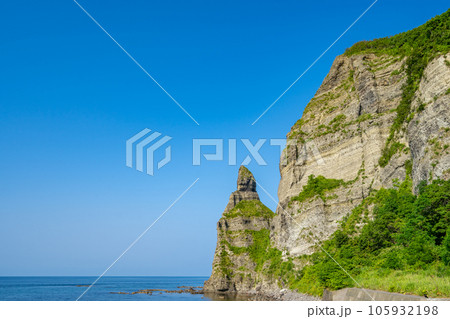 セタカムイ岩　犬の遠吠えをした形の岩 105932198