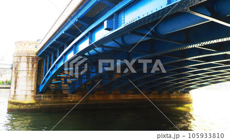 駒形橋と隅田川の風景 駒形橋と隅田川の風景 105933810