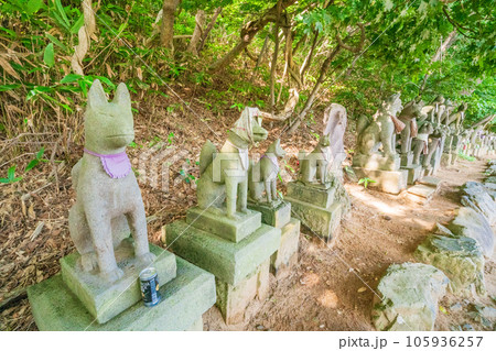 （青森県つがる市）高山稲荷神社　おきつねさま 105936257