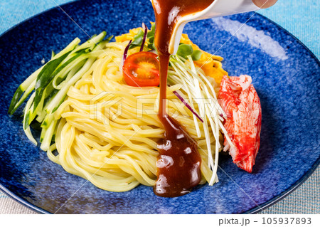 冷やし中華 chilled Chinese noodles 冷やし中華 chilled Chinese noodles 105937893