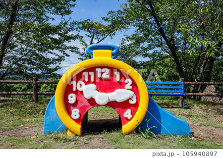 太陽の里公園　すべり台 105940897