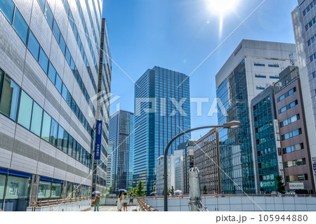 東京都港区の都市風景　田町駅 105944880