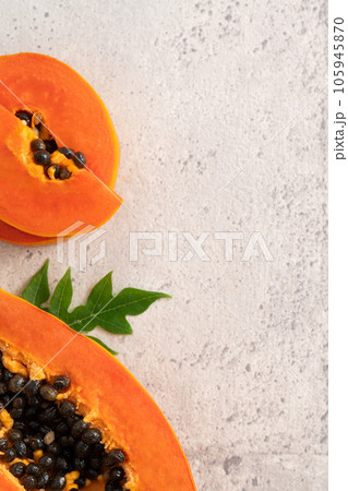 パパイヤ パパイア フルーツ 105945870