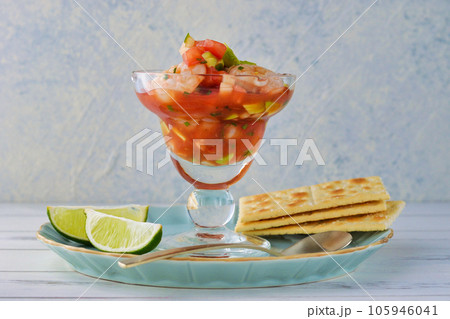 メキシコ料理のセビーチェ・アカプルケーニョ Ceviche acapulqueño  105946041
