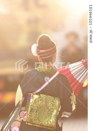 和装で踊るよさこい 和装で踊るよさこい 105946581