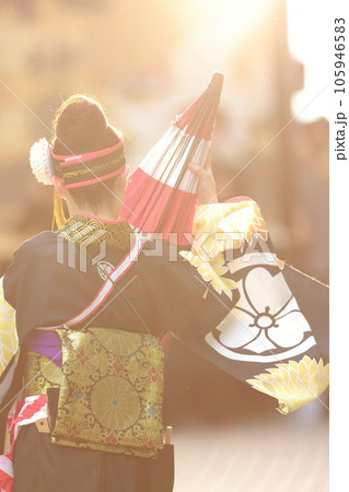 和装で踊るよさこい 105946583