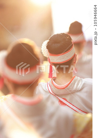 和装で踊るよさこい 105946664