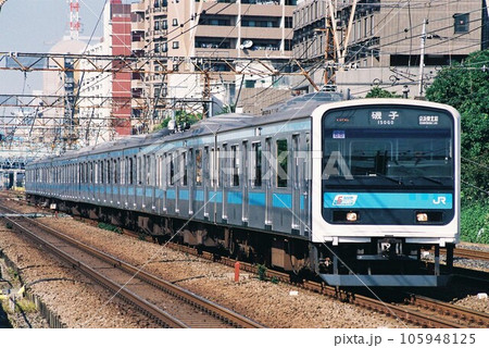 磯子へ向けて京浜東北線をゆく209系電車 105948125