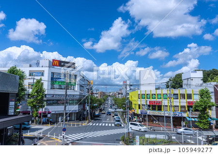 日本の横浜都市景観 夏空…あざみ野駅前などを望む 日本の横浜都市景観 夏空…あざみ野駅前などを望む 105949277