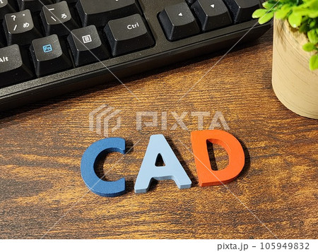 黒いキーボードと『CAD』の文字列 105949832