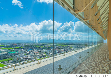 岐阜県庁、清流ロビーからの眺め〈岐阜県岐阜市〉 105950417