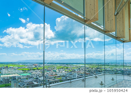 岐阜県庁、清流ロビーからの眺め〈岐阜県岐阜市〉 岐阜県庁、清流ロビーからの眺め〈岐阜県岐阜市〉 105950424