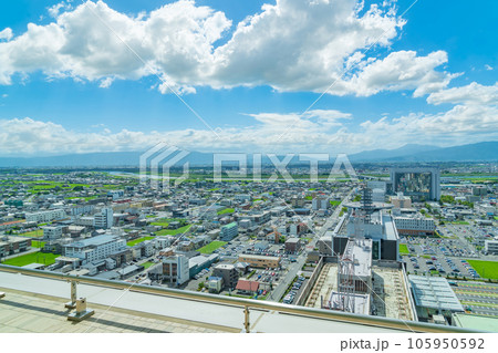 岐阜県庁、清流ロビーからの眺め〈岐阜県岐阜市〉 岐阜県庁、清流ロビーからの眺め〈岐阜県岐阜市〉 105950592