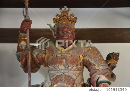 「広目天」の像（萬福寺･天王殿／京都府宇治市五ケ庄三番割34） 105958549
