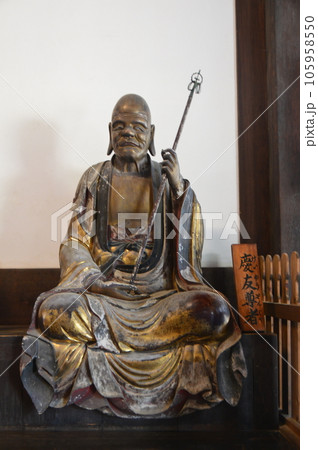 「慶友(けいゆう)尊者」の木像（萬福寺･大雄宝殿／京都府宇治市五ケ庄三番割34） 105958550