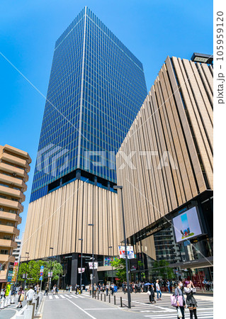 【東京都】再開発で綺麗に整備された池袋の東口 【東京都】再開発で綺麗に整備された池袋の東口 105959120