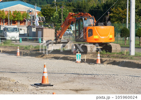 道路工事現場の風景 105960024