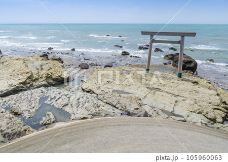 つぶて浦の鳥居　愛知県南知多町 105960063