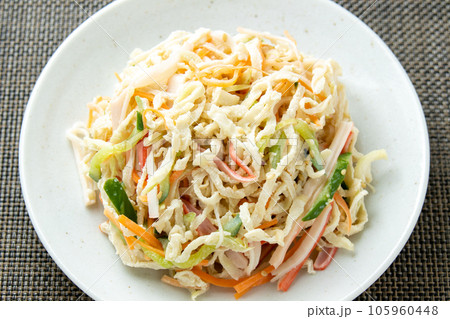 切り干し大根のごまマヨネーズサラダ。 105960448