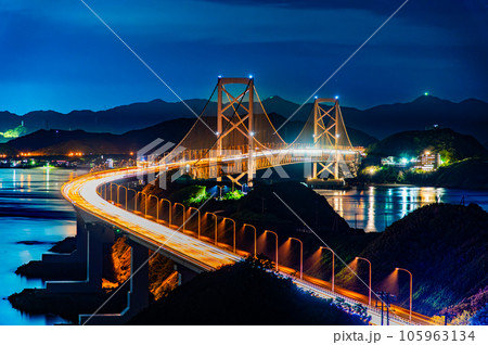 大鳴門橋の夜景 ~淡路島側から~ 大鳴門橋の夜景 ~淡路島側から~ 105963134
