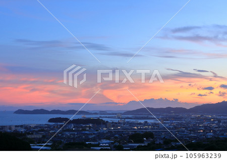 蒲郡湖の夕景 105963239