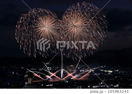 蒲郡花火大会の花火 105963243