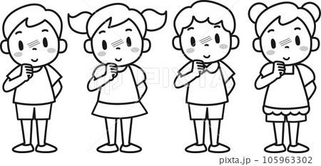 照れて赤くなっている女の子と男の子セット 105963302